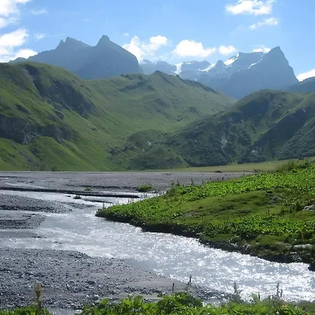 Casa-chalet Du Merle 1 : Refuge Alpin à Champagny Chalé *